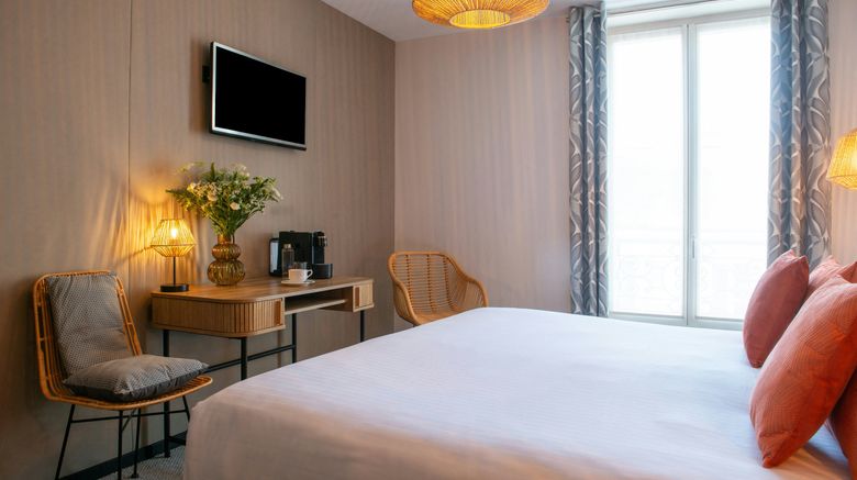 <b>Hotel Helussi Room</b>. Images powered by <a href="https://www.leonardoworldwide.com/" title="Leonardo Worldwide" target="_blank">Leonardo</a>.