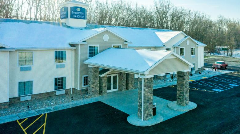 <b>Cobblestone Inn & Suites Exterior</b>. Images powered by <a href="https://www.leonardoworldwide.com/" title="Leonardo Worldwide" target="_blank">Leonardo</a>.