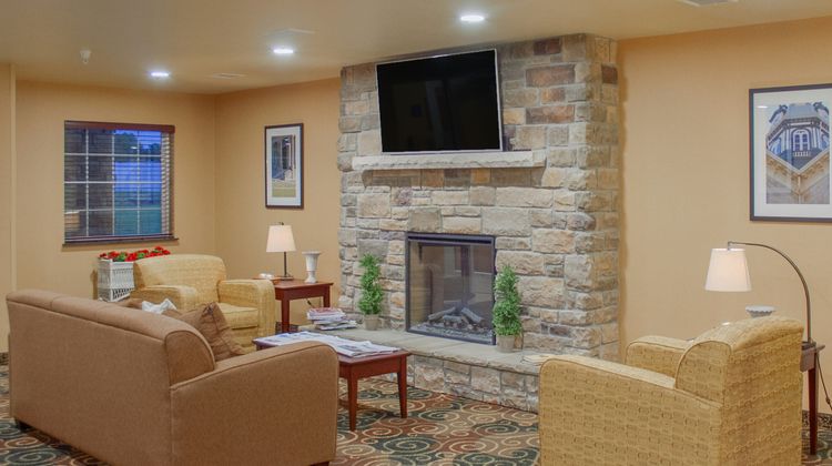 Cobblestone Inn & Suites Winterset Lobby