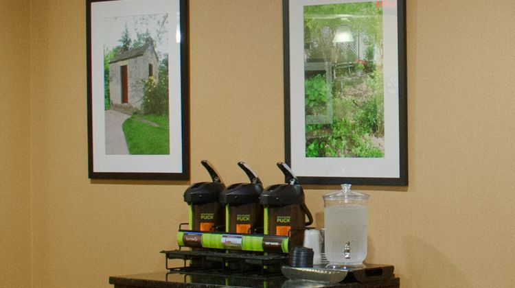 Cobblestone Inn & Suites Winterset Room