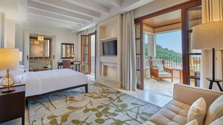 <b>Cap Vermell Grand Hotel Suite</b>. Images powered by <a href="https://www.leonardoworldwide.com/" title="Leonardo Worldwide" target="_blank">Leonardo</a>.