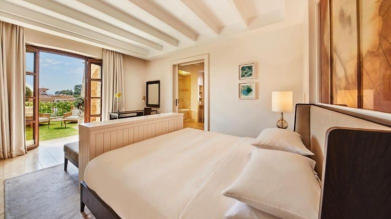 <b>Cap Vermell Grand Hotel Suite</b>. Images powered by <a href="https://www.leonardoworldwide.com/" title="Leonardo Worldwide" target="_blank">Leonardo</a>.