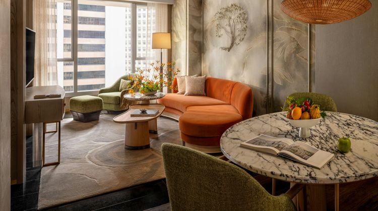Mandarin Oriental The Landmark Hong Kong Suite