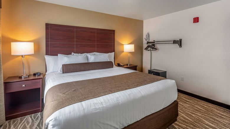 <b>Cobblestone Hotel & Suites Hartford Suite</b>. Images powered by <a href="https://www.leonardoworldwide.com/" title="Leonardo Worldwide" target="_blank">Leonardo</a>.