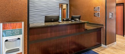 Cobblestone Hotel & Suites Hartford Exterior