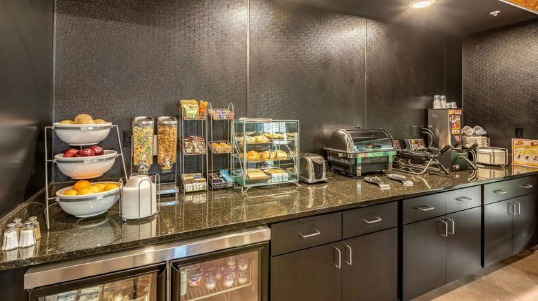 <b>Cobblestone Hotel & Suites Hartford Restaurant</b>. Images powered by <a href="https://www.leonardoworldwide.com/" title="Leonardo Worldwide" target="_blank">Leonardo</a>.