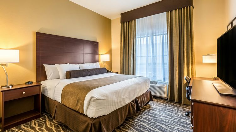 Cobblestone Hotel & Suites Stevens Point Suite