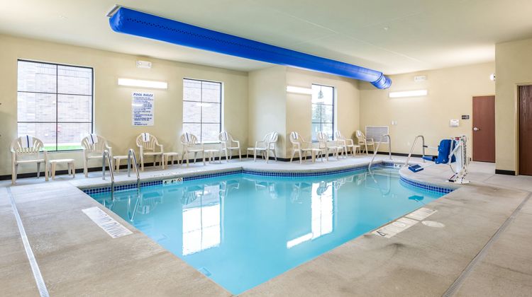 Cobblestone Hotel & Suites Stevens Point Pool