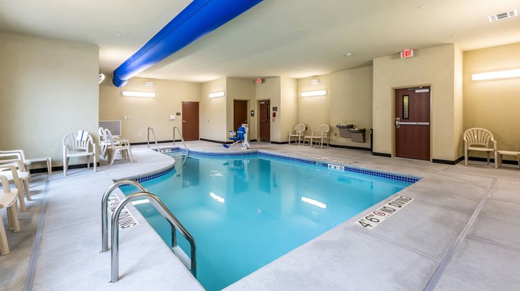 Cobblestone Hotel & Suites Stevens Point Pool