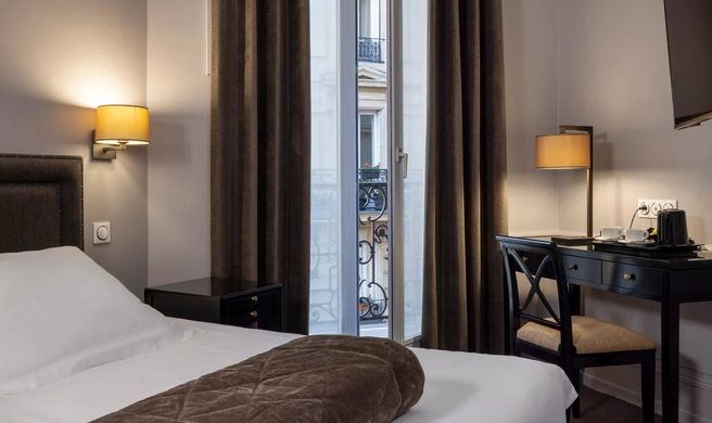 Pavillon Monceau Hotel Room