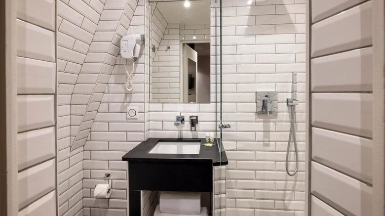 <b>Pavillon Monceau Hotel Room</b>. Images powered by <a href="https://www.leonardoworldwide.com/" title="Leonardo Worldwide" target="_blank">Leonardo</a>.
