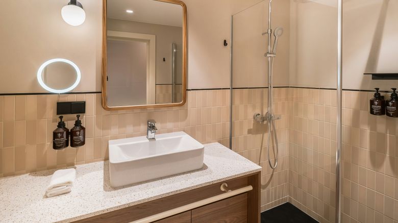 <b>The Student Hotel Amsterdam City Room</b>. Images powered by <a href="https://www.leonardoworldwide.com/" title="Leonardo Worldwide" target="_blank">Leonardo</a>.
