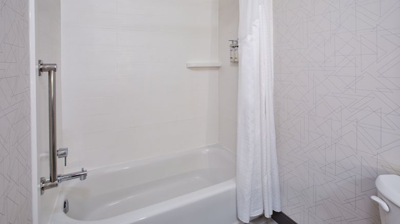 <b>Holiday Inn Express Defiance Room</b>. Images powered by <a href="https://www.leonardoworldwide.com/" title="Leonardo Worldwide" target="_blank">Leonardo</a>.