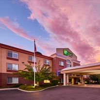 Holiday Inn Express Hotel & Suites