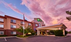 Holiday Inn Express Hotel & Suites