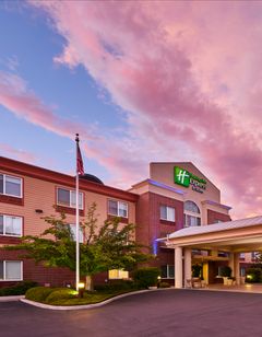 Holiday Inn Express Hotel & Suites