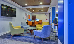 Holiday Inn Express Hotel & Suites