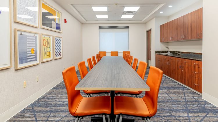 Holiday Inn Express Hotel & Suites Meeting
