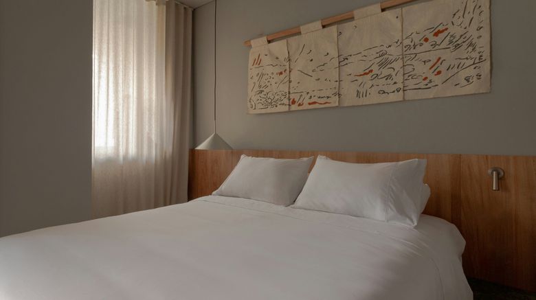 <b>Wake Medellin Room</b>. Images powered by <a href="https://www.leonardoworldwide.com/" title="Leonardo Worldwide" target="_blank">Leonardo</a>.