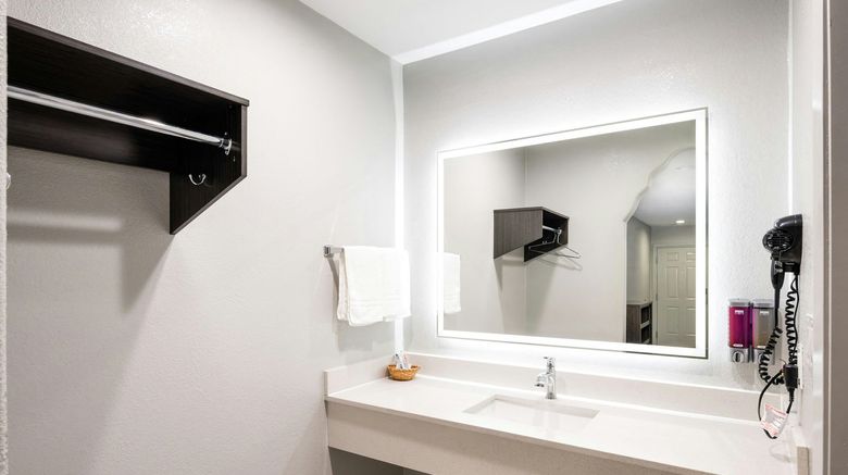 <b>Downtowner Inn Room</b>. Images powered by <a href="https://www.leonardoworldwide.com/" title="Leonardo Worldwide" target="_blank">Leonardo</a>.