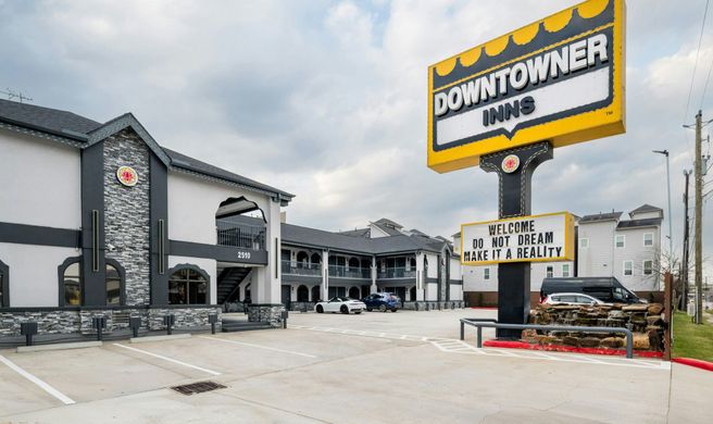Downtowner Inn Exterior