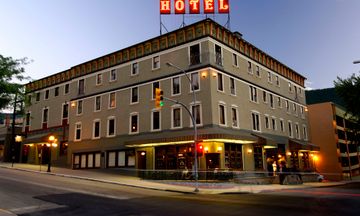 Hume Hotel
