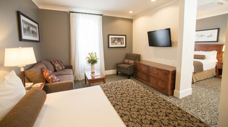 <b>Hume Hotel Room</b>. Images powered by <a href="https://www.leonardoworldwide.com/" title="Leonardo Worldwide" target="_blank">Leonardo</a>.