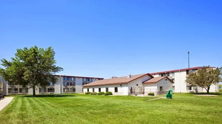 Med City Inn & suites Exterior