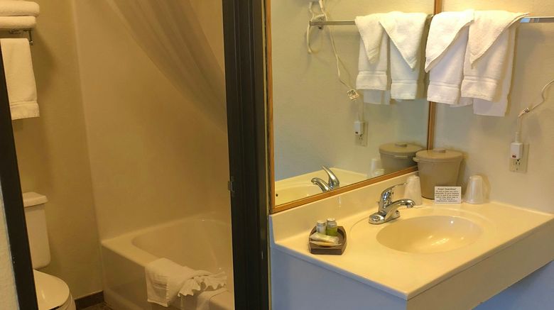 <b>Kings Inn Room</b>. Images powered by <a href="https://www.leonardoworldwide.com/" title="Leonardo Worldwide" target="_blank">Leonardo</a>.