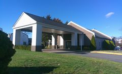 HomeTowne Studios Leesburg