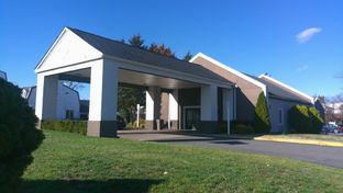 HomeTowne Studios Leesburg