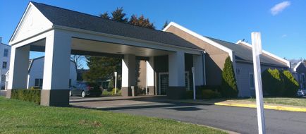 HomeTowne Studios Leesburg Exterior