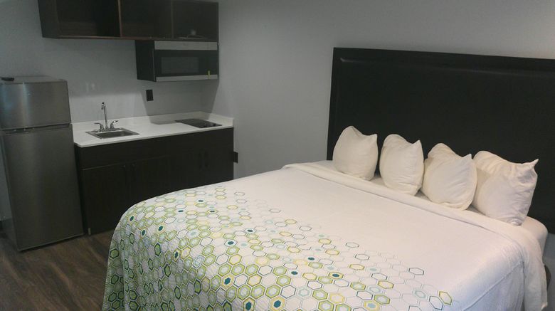 <b>HomeTowne Studios Leesburg Room</b>. Images powered by <a href="https://www.leonardoworldwide.com/" title="Leonardo Worldwide" target="_blank">Leonardo</a>.