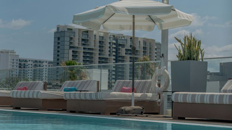 <b>Iberostar Waves Miami Beach Pool</b>. Images powered by <a href="https://www.leonardoworldwide.com/" title="Leonardo Worldwide" target="_blank">Leonardo</a>.