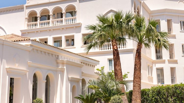 Grecotel Eva Palace Exterior
