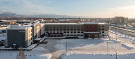Holiday Inn Express & Suites Anchorage Exterior
