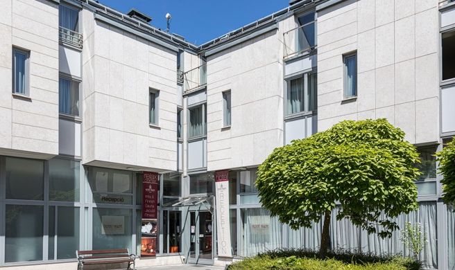 Erzsebet Kiralyne Htl Godollo Exterior
