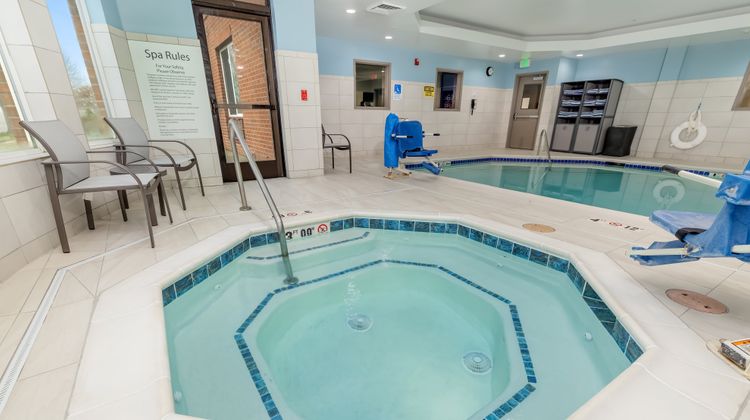 Holiday Inn Express Hotel & Suites Spa