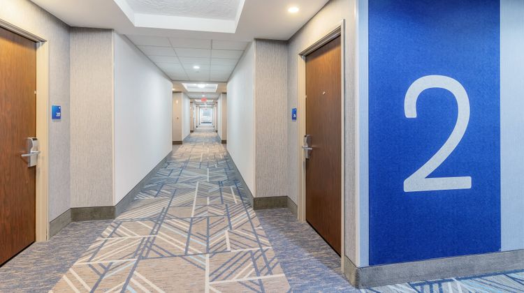 Holiday Inn Express Hotel & Suites Lobby