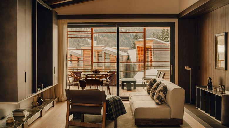 <b>Aethos Monterosa Suite</b>. Images powered by <a href="https://www.leonardoworldwide.com/" title="Leonardo Worldwide" target="_blank">Leonardo</a>.