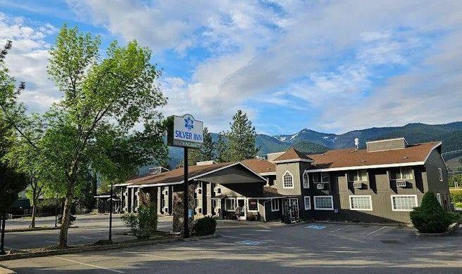 Silverhorn Motor Inn Exterior