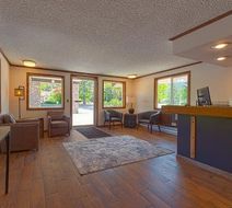 Silverhorn Motor Inn Lobby