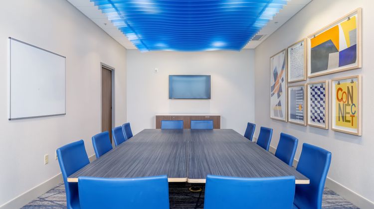 Holiday Inn Express & Suites Medford Meeting
