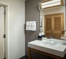 Courtyard By Marriott Newark Granville Room