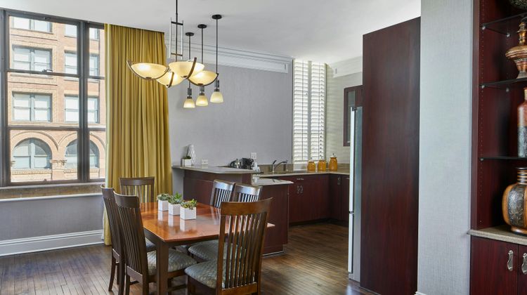 SpringHill Suites Memphis Downtown Suite