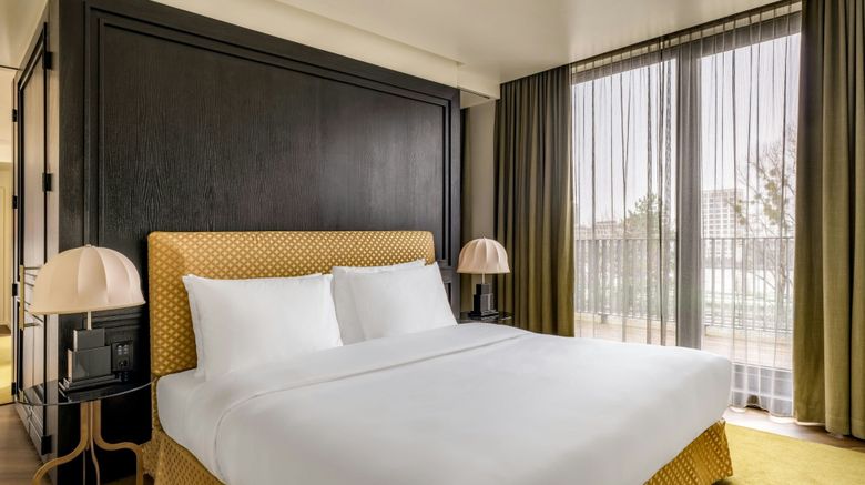 <b>Roomers Munich, Autograph Collection Suite</b>. Images powered by <a href="https://www.leonardoworldwide.com/" title="Leonardo Worldwide" target="_blank">Leonardo</a>.
