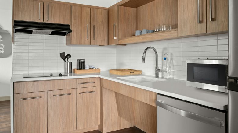 <b>Element Springfield South Room</b>. Images powered by <a href="https://www.leonardoworldwide.com/" title="Leonardo Worldwide" target="_blank">Leonardo</a>.