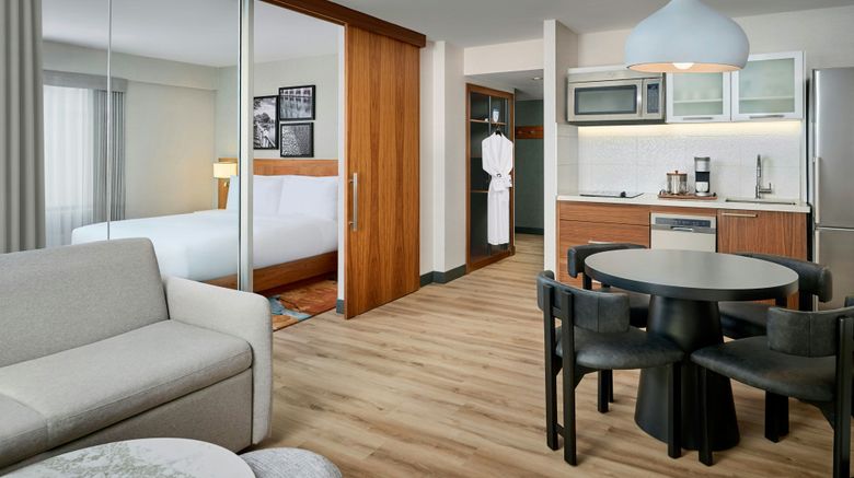 <b>Omage Hotel Montreal/Laval Suite</b>. Images powered by <a href="https://www.leonardoworldwide.com/" title="Leonardo Worldwide" target="_blank">Leonardo</a>.