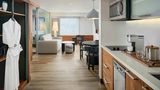 Omage Hotel Montreal/Laval Room