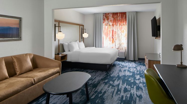 Fairfield Inn & Suites LaGrange Suite